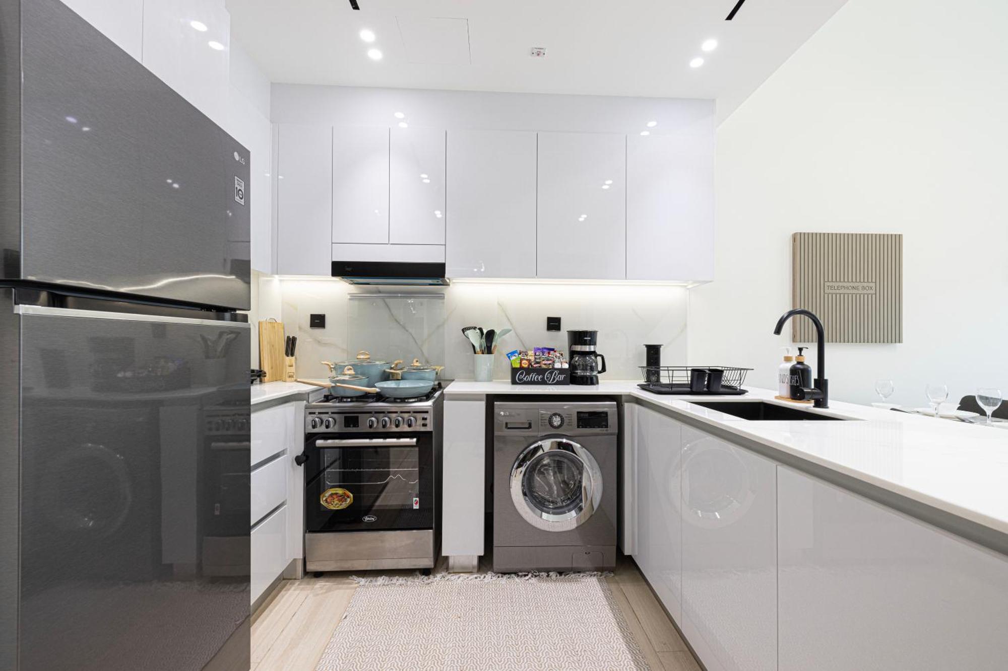 Smart In Jvc With Pool, Gym Near Circle Mall *